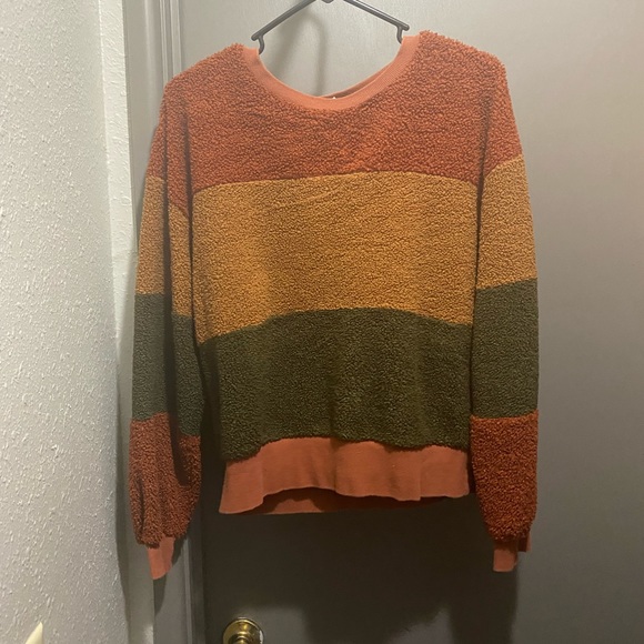Hem & Thread fuzzy sweater! Size M - Picture 1 of 2